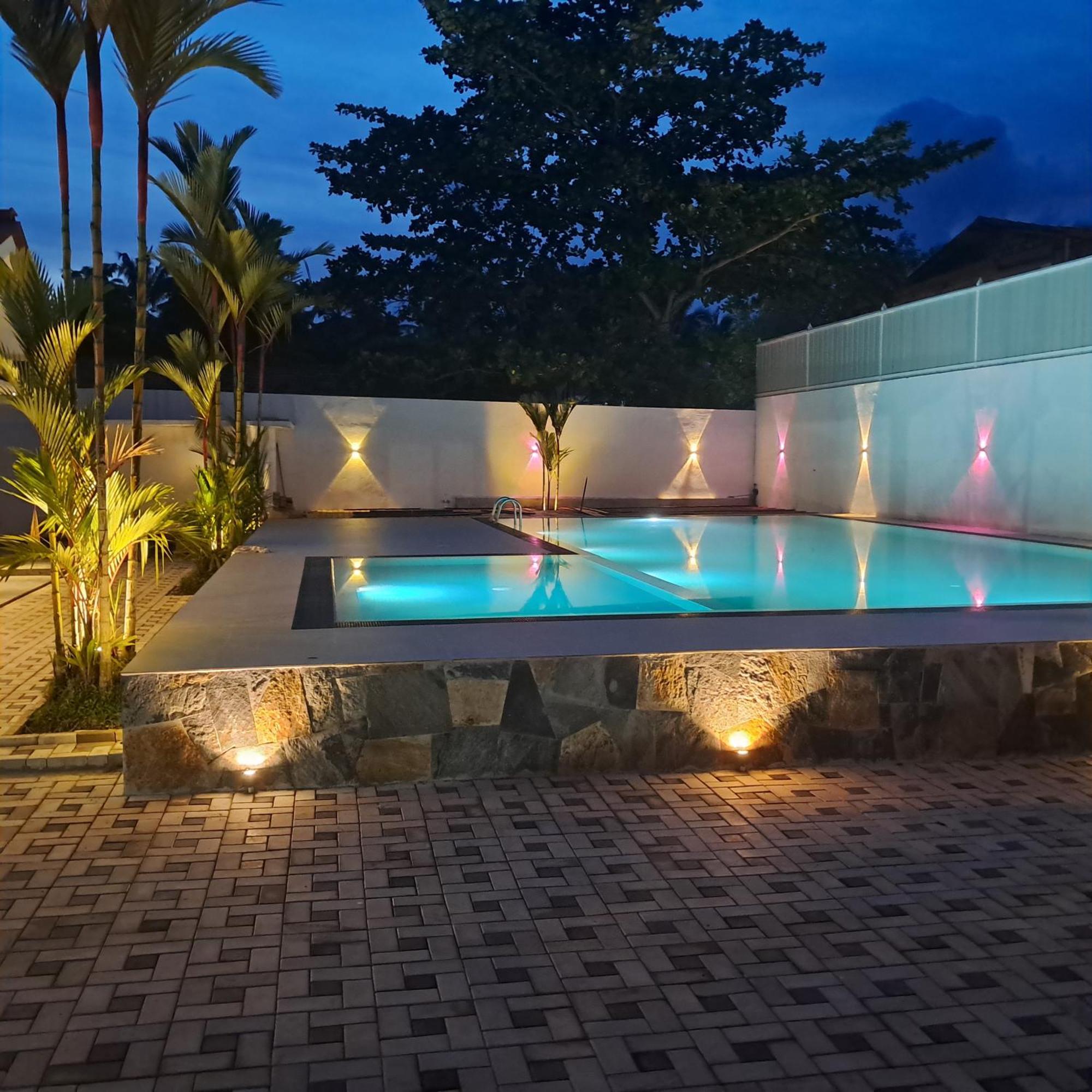 Banco Villa Beruwala Buitenkant foto