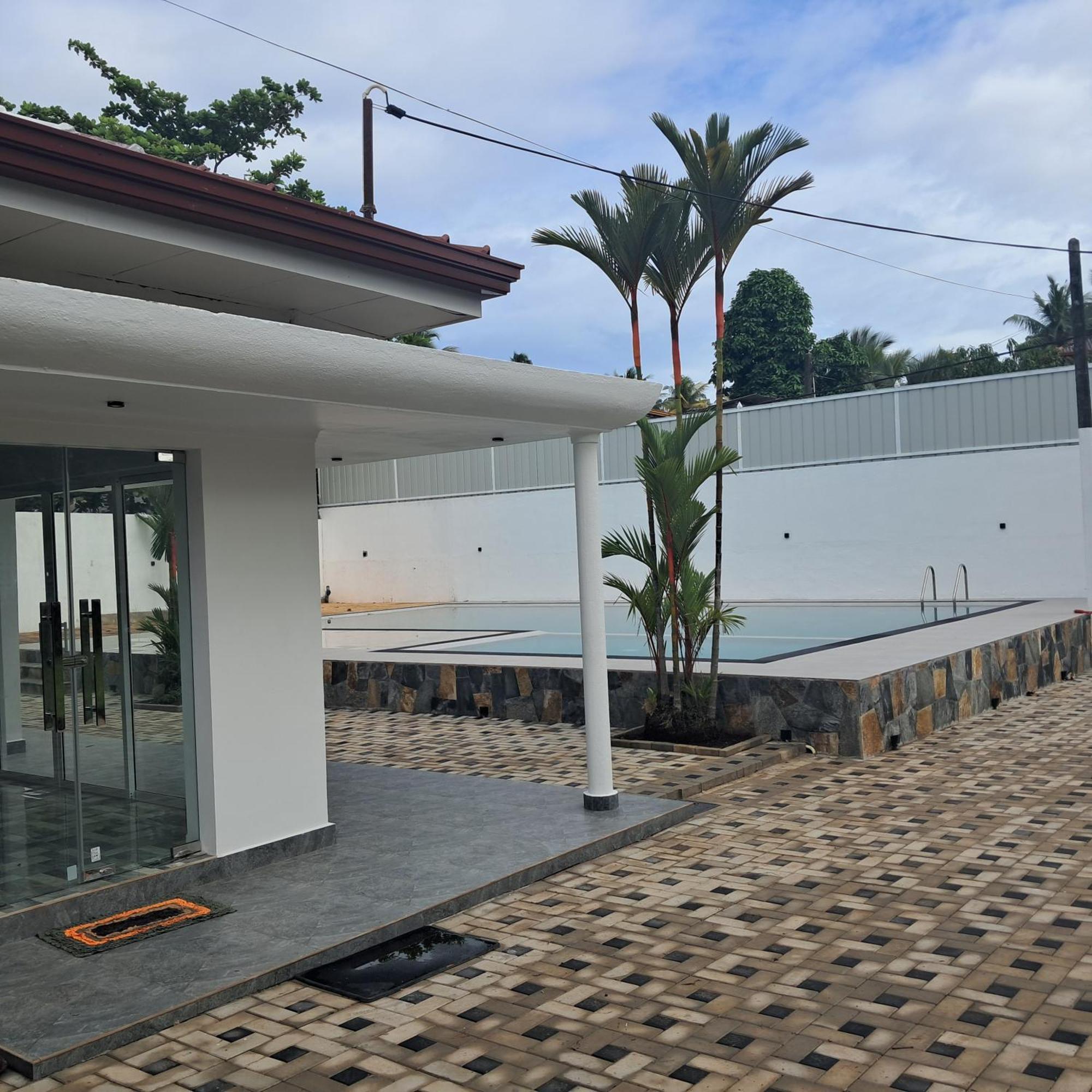 Banco Villa Beruwala Buitenkant foto