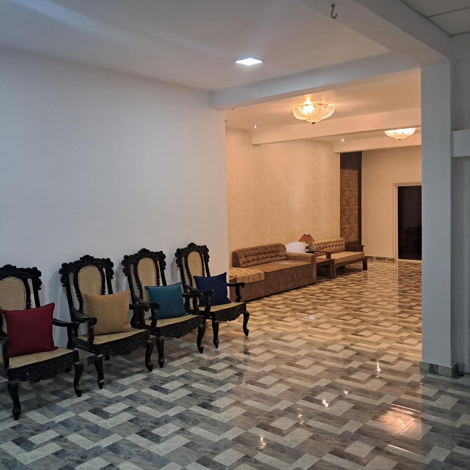 Banco Villa Beruwala Buitenkant foto