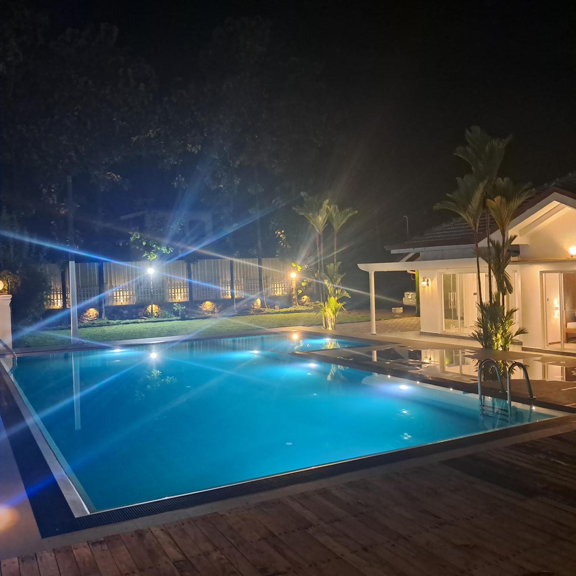Banco Villa Beruwala Buitenkant foto