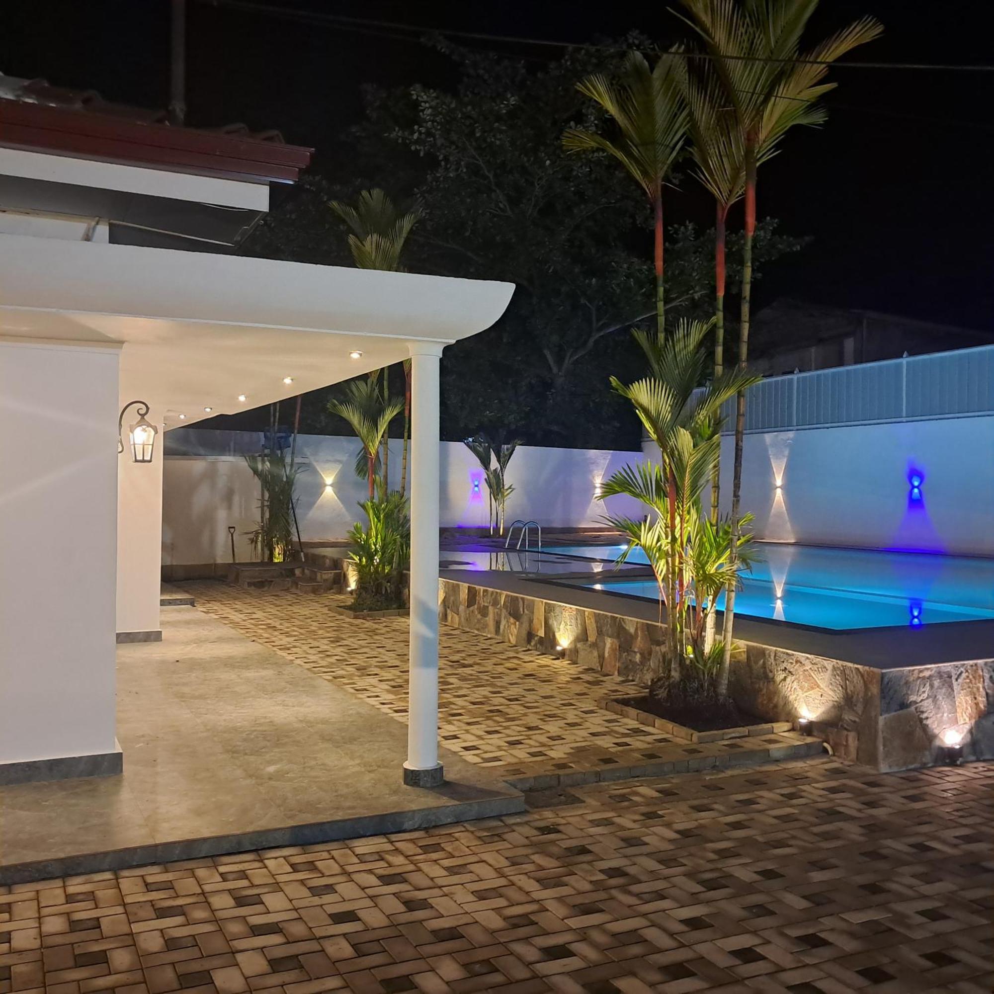Banco Villa Beruwala Buitenkant foto