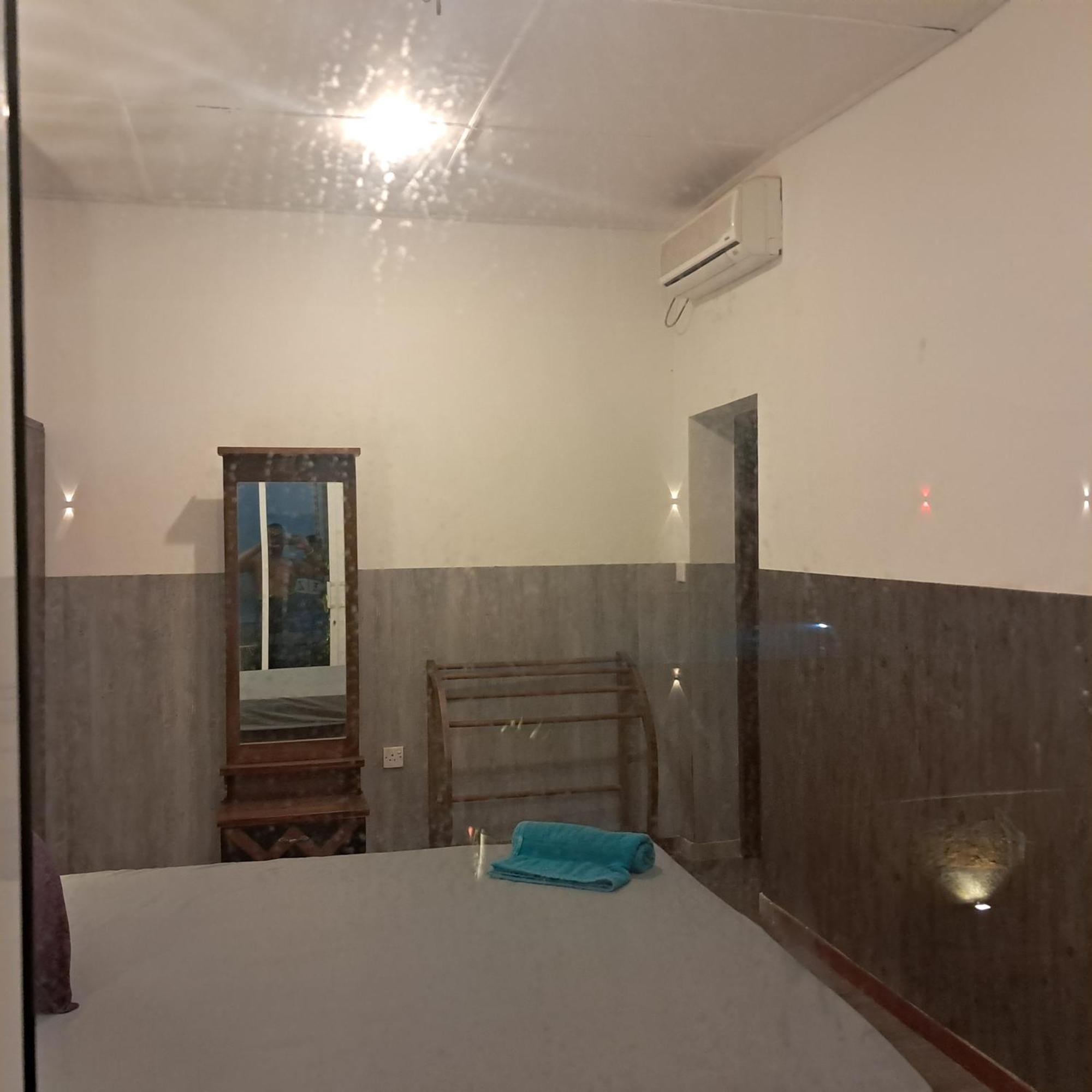 Banco Villa Beruwala Buitenkant foto